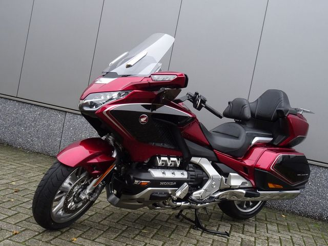 honda - gl-1800-goldwing-dct