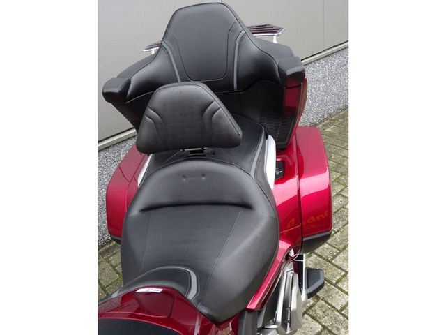 honda - gl-1800-goldwing-dct