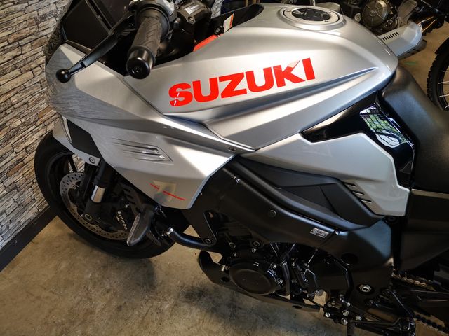 suzuki - gsx-s-1000-katana
