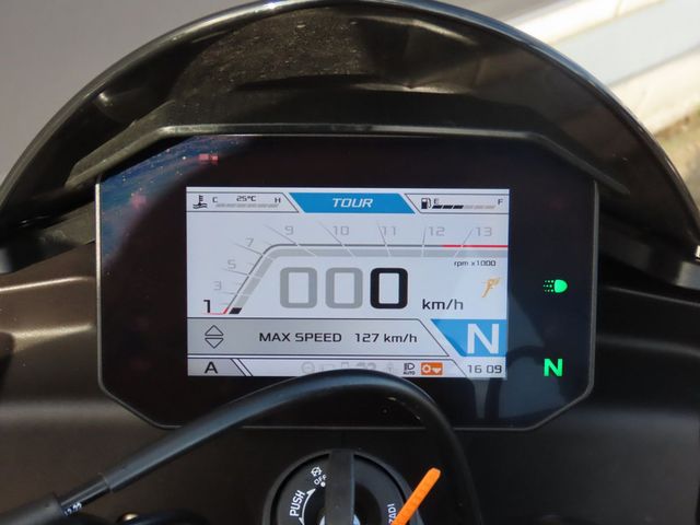 aprilia - tuono--v4-1100-factory