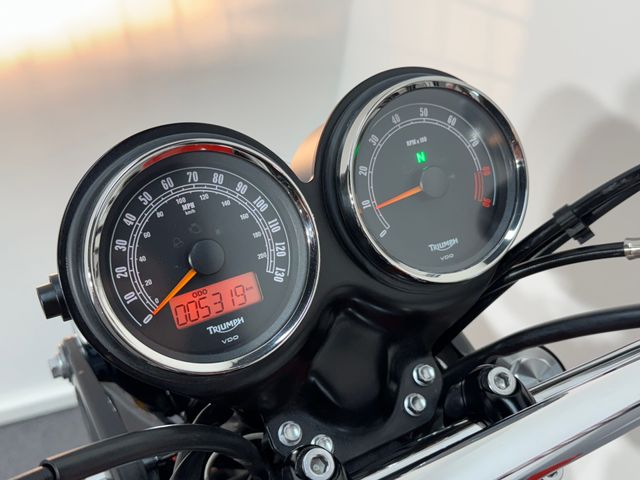 triumph - bonneville