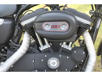 HARLEY-DAVIDSON SPORTSTER IRON XL 883 N – foto 2