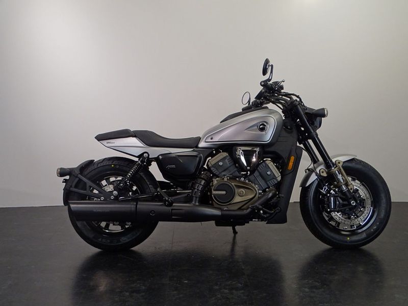Qjmotor SRV 600 V4 2026 nieuw