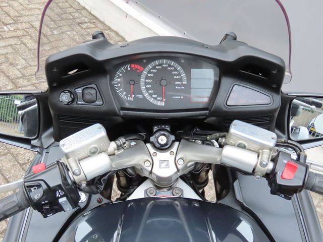 honda - st-1300-pan-european-abs