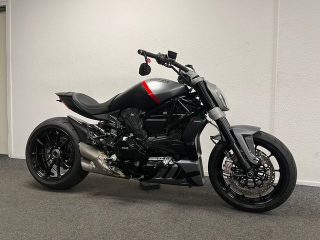 ducati - xdiavel-black-star