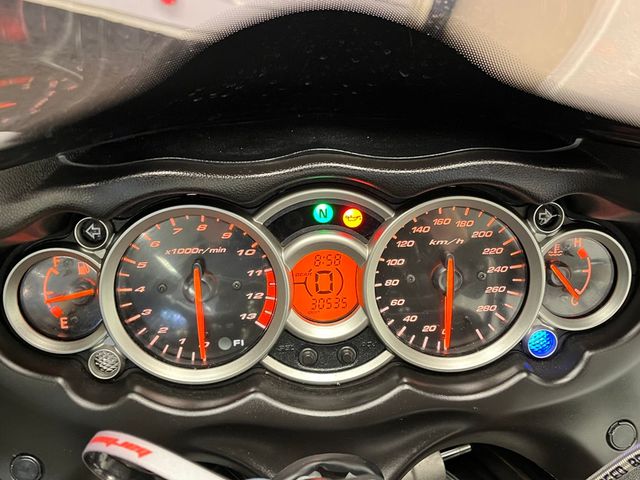 suzuki - gsx-r-1300-hayabusa
