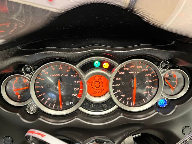 suzuki - gsx-r-1300-hayabusa
