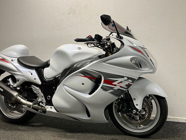 suzuki - gsx-r-1300-hayabusa