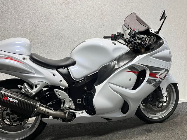 suzuki - gsx-r-1300-hayabusa
