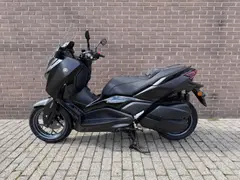 Yamaha Xmax 300 Tech max + 2025 nieuw – foto 8 van 8