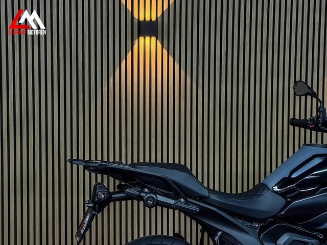 bmw - r-1300-gs-triple-black