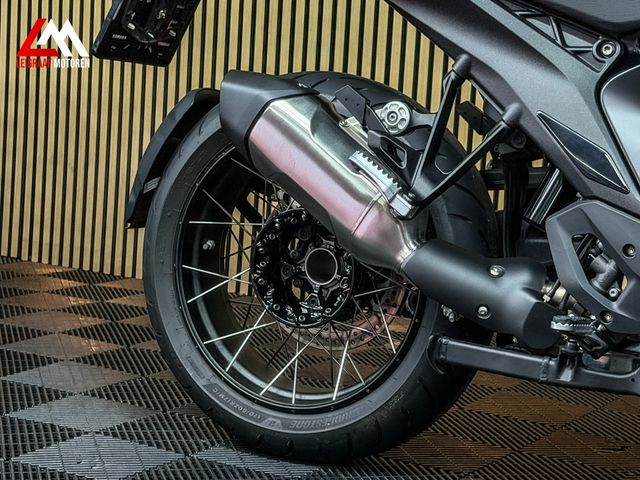 bmw - r-1300-gs-triple-black