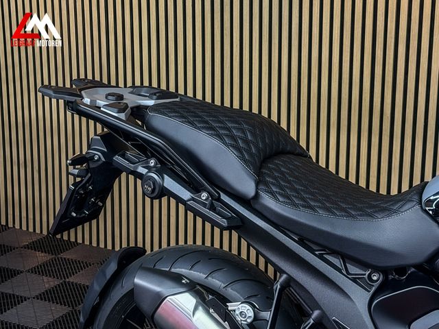 bmw - r-1300-gs-triple-black