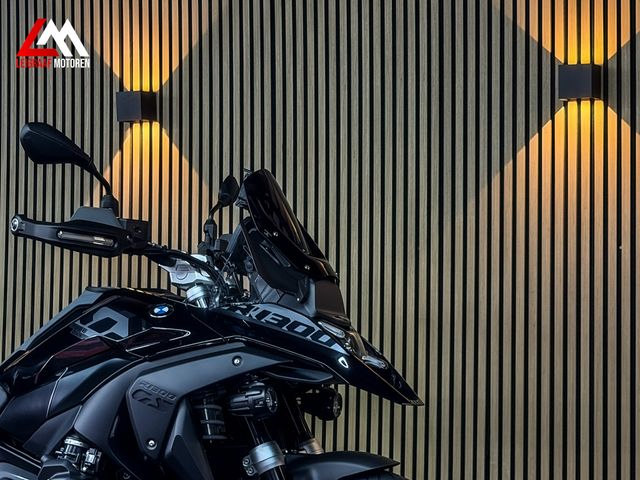 bmw - r-1300-gs-triple-black