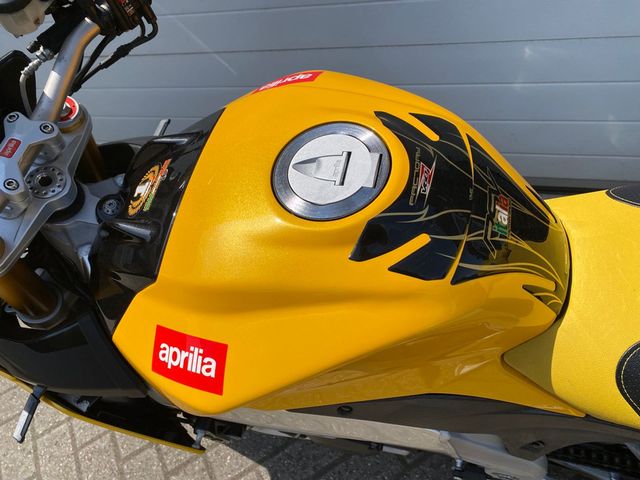 aprilia - tuono-v4-r-aprc