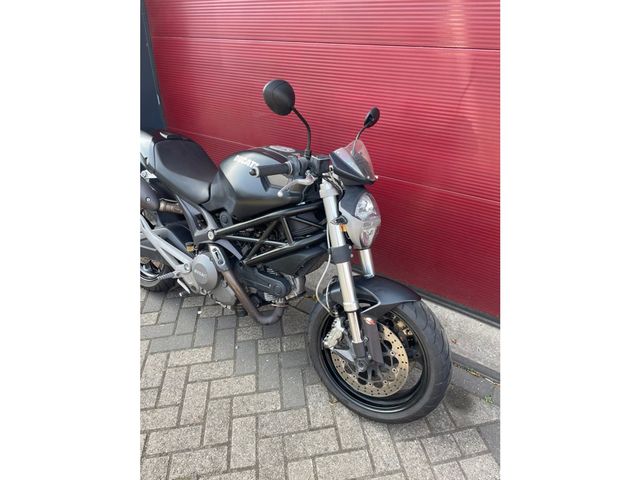 ducati - monster-696