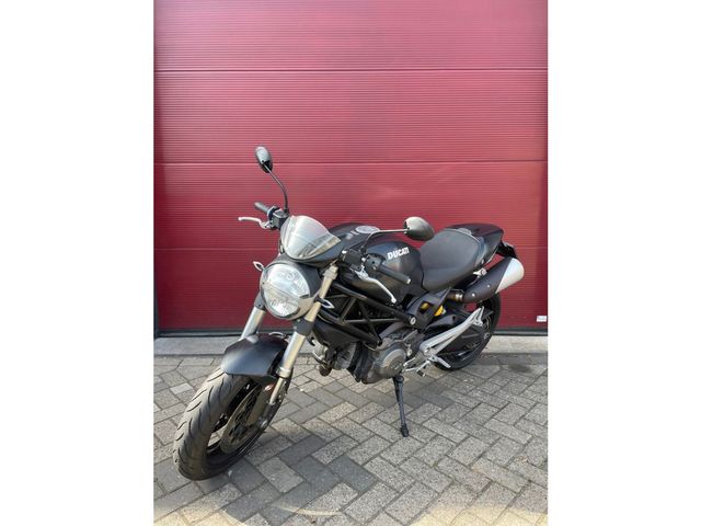 ducati - monster-696