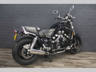 YAMAHA VMX 1200 BLACK MAX – foto 4