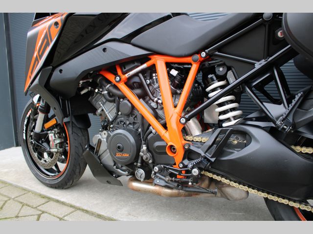 ktm - 1290-super-duke-gt