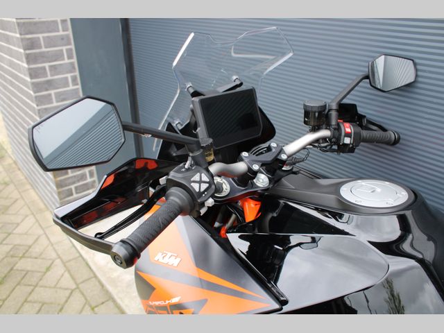 ktm - 1290-super-duke-gt