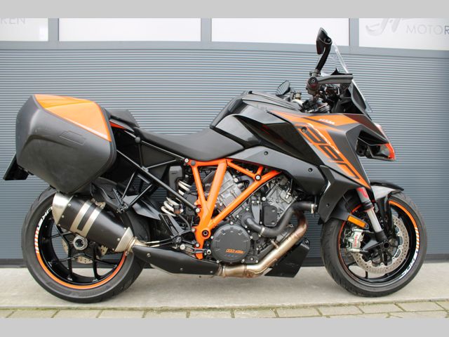 ktm - 1290-super-duke-gt