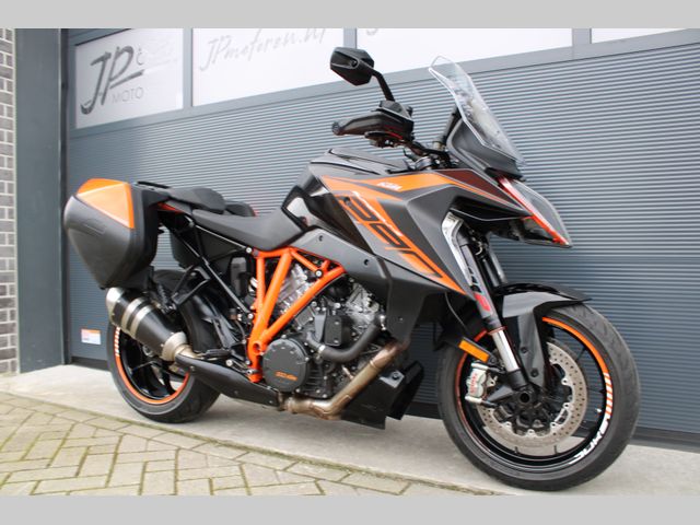 ktm - 1290-super-duke-gt