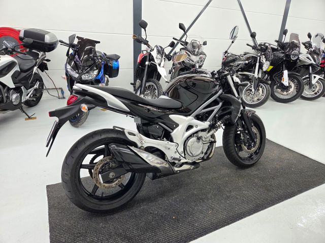 suzuki - gladius-abs