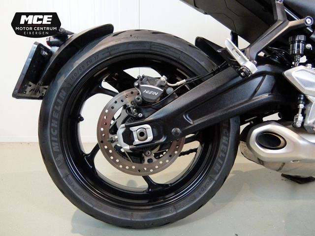 triumph - trident-660