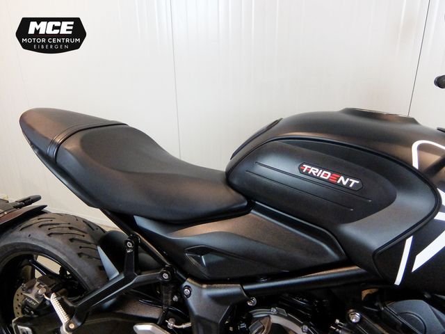 triumph - trident-660