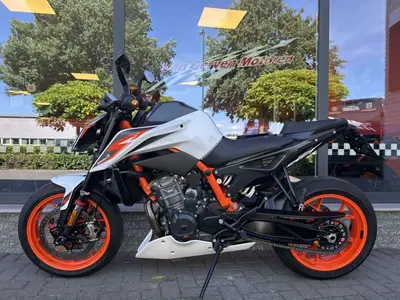 KTM 890 DUKE R – foto 4