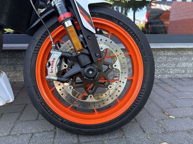 ktm - 890-duke-r
