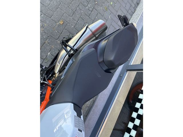 ktm - 890-duke-r