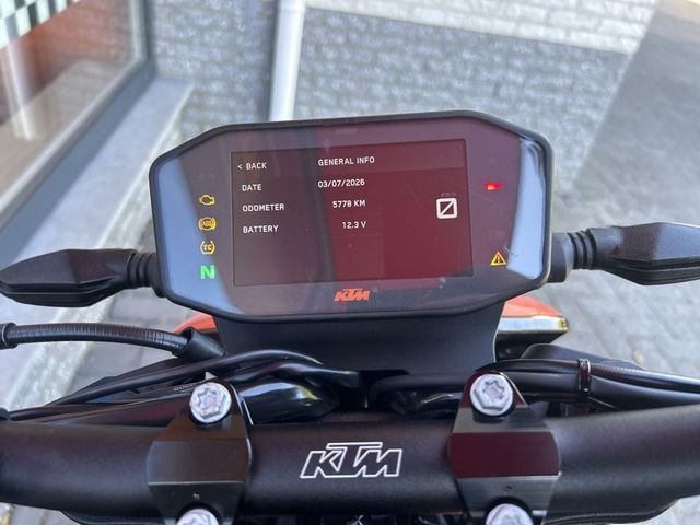 ktm - 890-duke-r