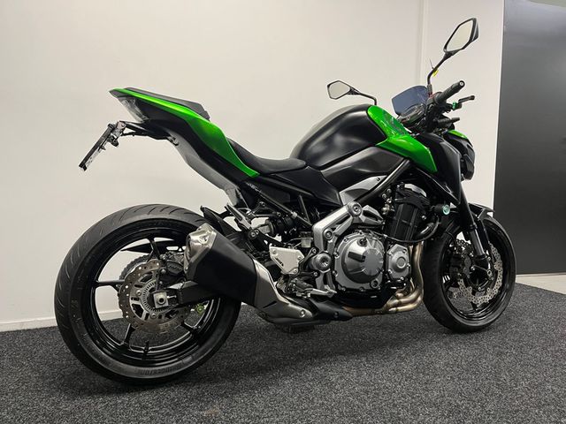 kawasaki - z900