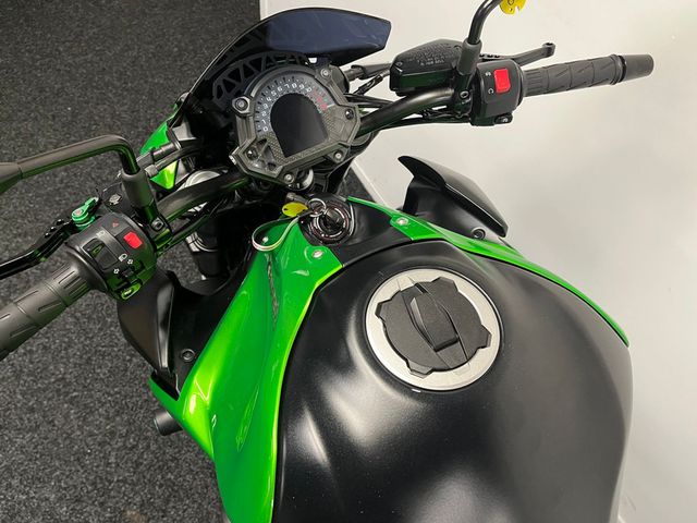 kawasaki - z900