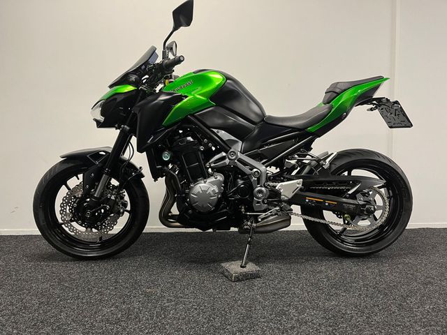 kawasaki - z900