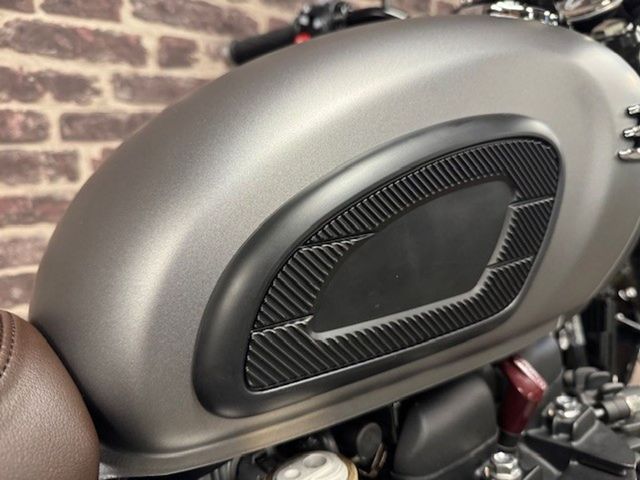 triumph - bonneville-t-120-black