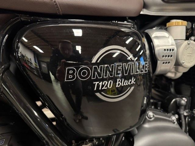 triumph - bonneville-t-120-black