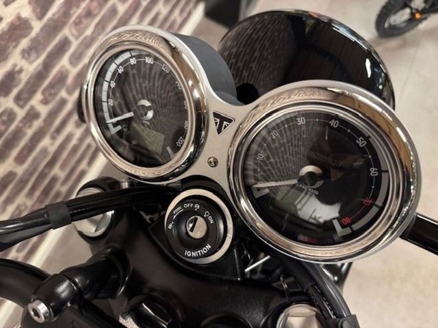 triumph - bonneville-t-120-black