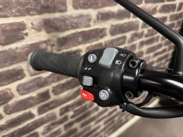 triumph - bonneville-t-120-black