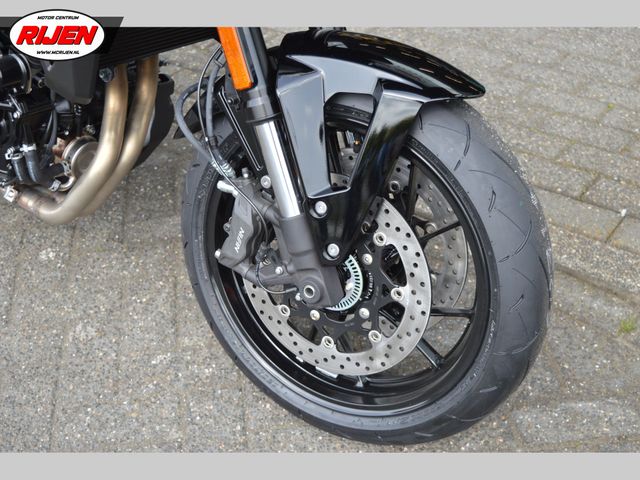 suzuki - gsx-8s