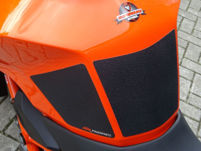 ktm - 1290-super-duke-r