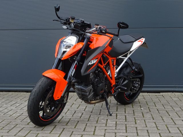 ktm - 1290-super-duke-r
