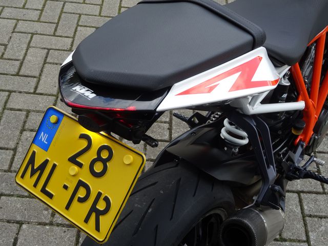 ktm - 1290-super-duke-r