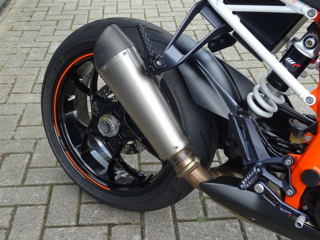 ktm - 1290-super-duke-r