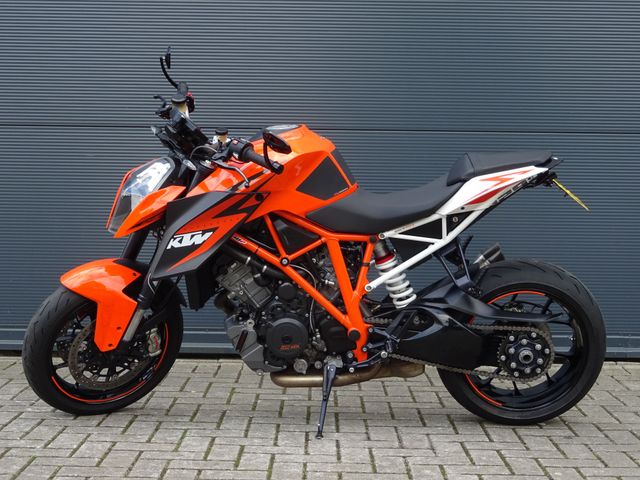 ktm - 1290-super-duke-r