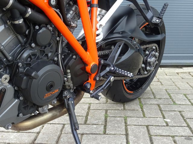 ktm - 1290-super-duke-r