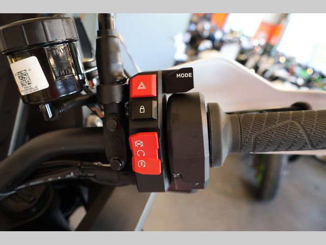 ktm - 1390-super-adventure-s