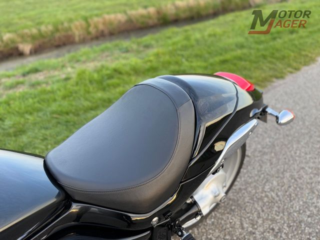 suzuki - m-1800-r-intruder