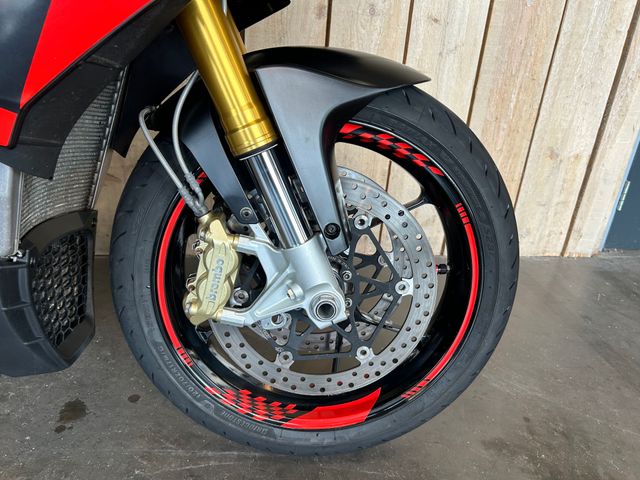 aprilia - tuono-v4